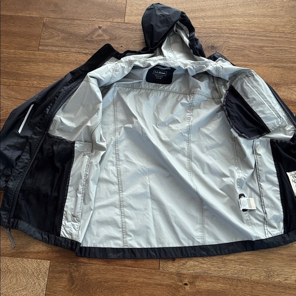L.L. Bean Black Rain Jacket - Picture 6 of 6